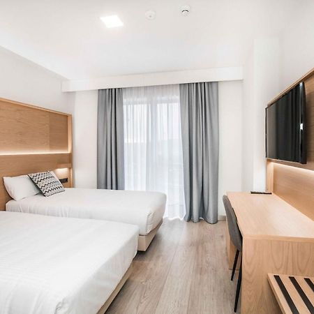Hotel Ciudad De Avila Bagian luar foto