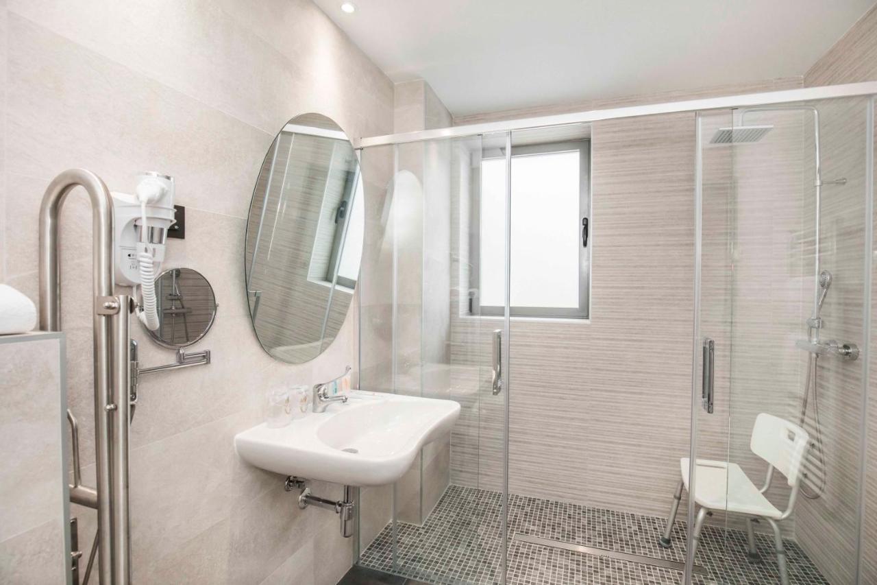 Hotel Ciudad De Avila Bagian luar foto
