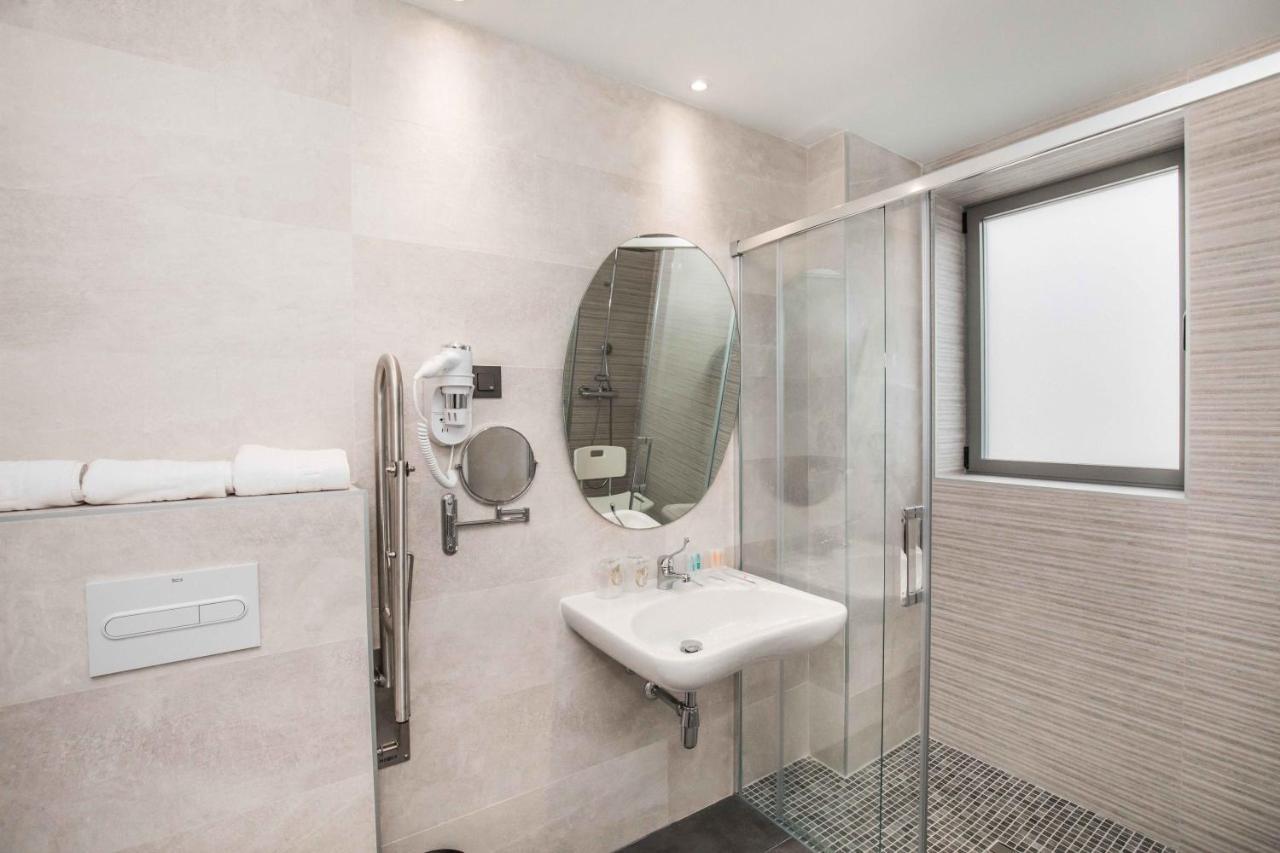 Hotel Ciudad De Avila Bagian luar foto